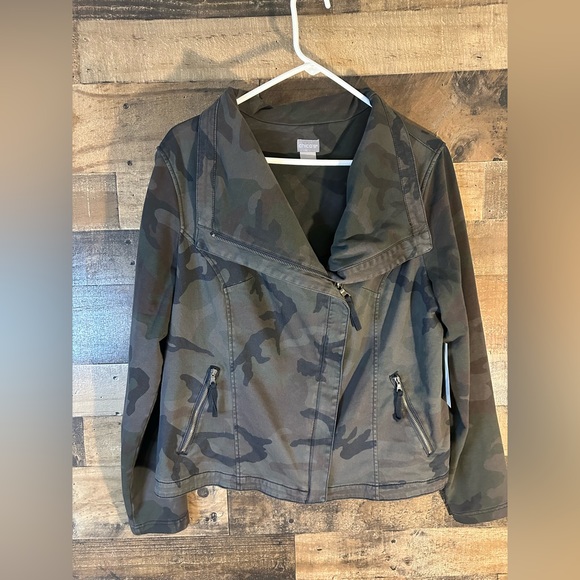Chico’s Dark Green Camo Moto Jacket Size 2 - Picture 4 of 6